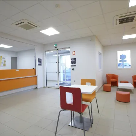 普林米尔克拉希凯恩诺德纪念酒店 酒店